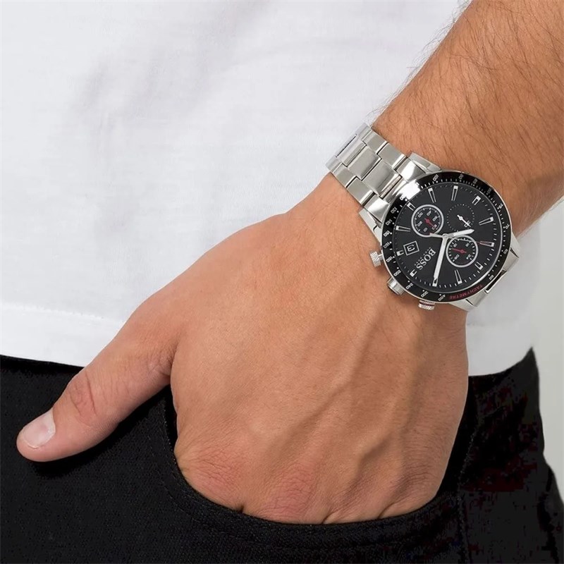 1513509hand.jpg