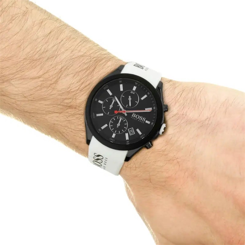 1513718_on_hand.jpg