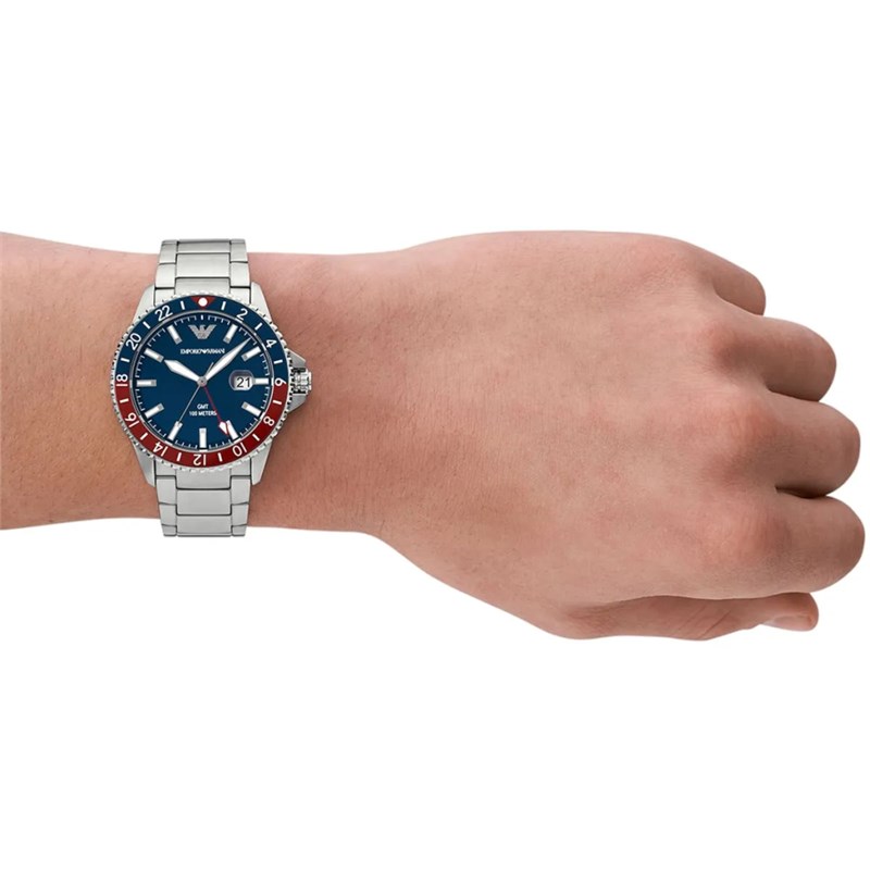 ar11590hand.jpg