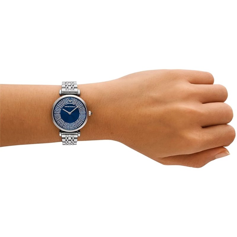 ar11627hand.jpg