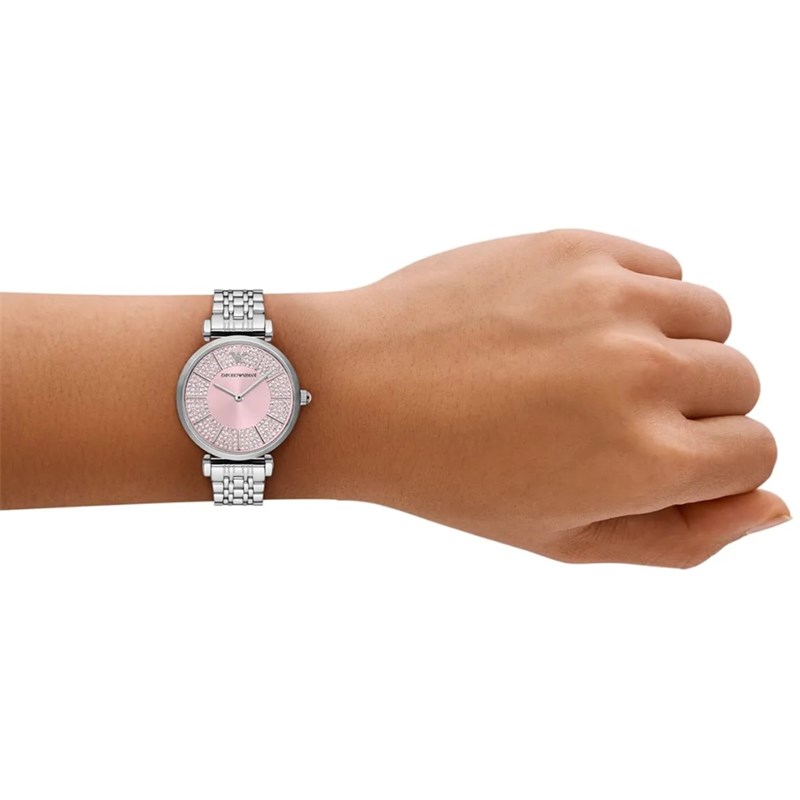 ar11686handon.jpg