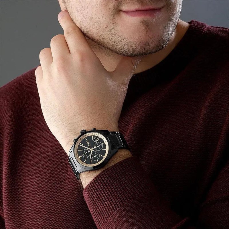 handhugo1513578.jpg