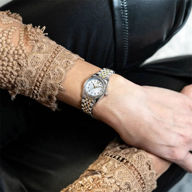 mk4740hand.jpg